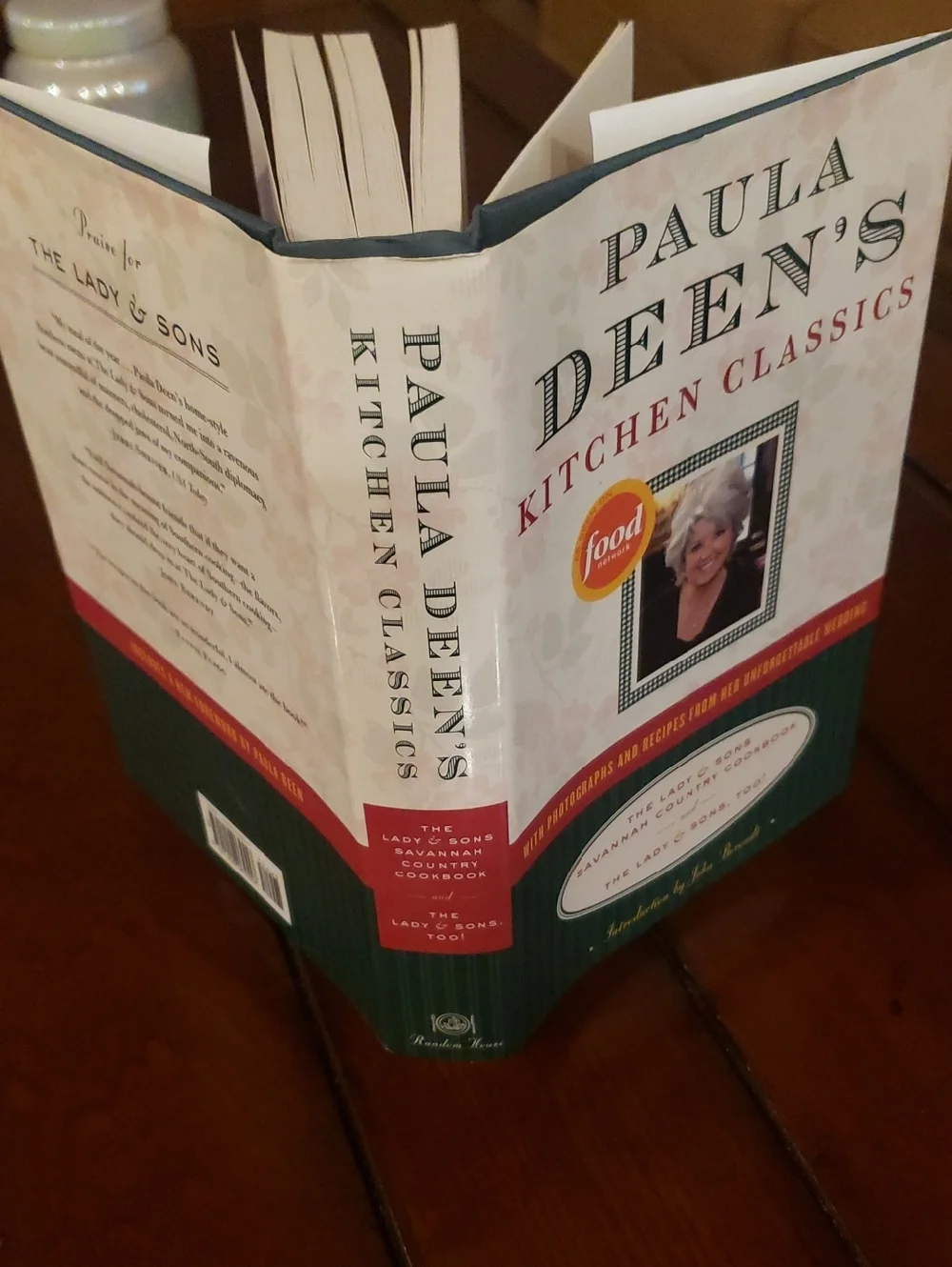 Paula Deen's Kitchen Classics Cookbook - 2005